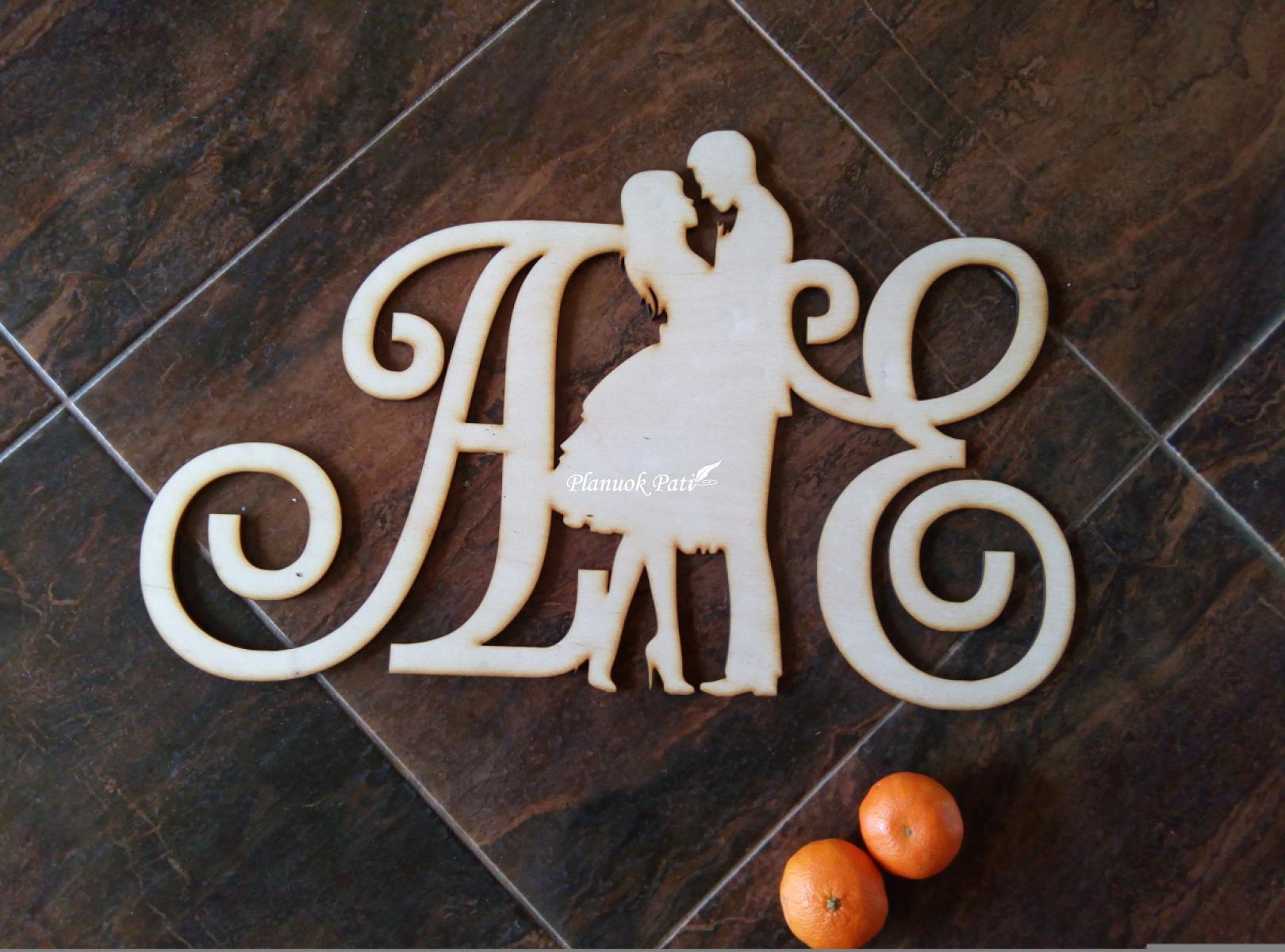 Inicialai - raidės (iki 30 cm aukščio ir 50 cm ilgio)