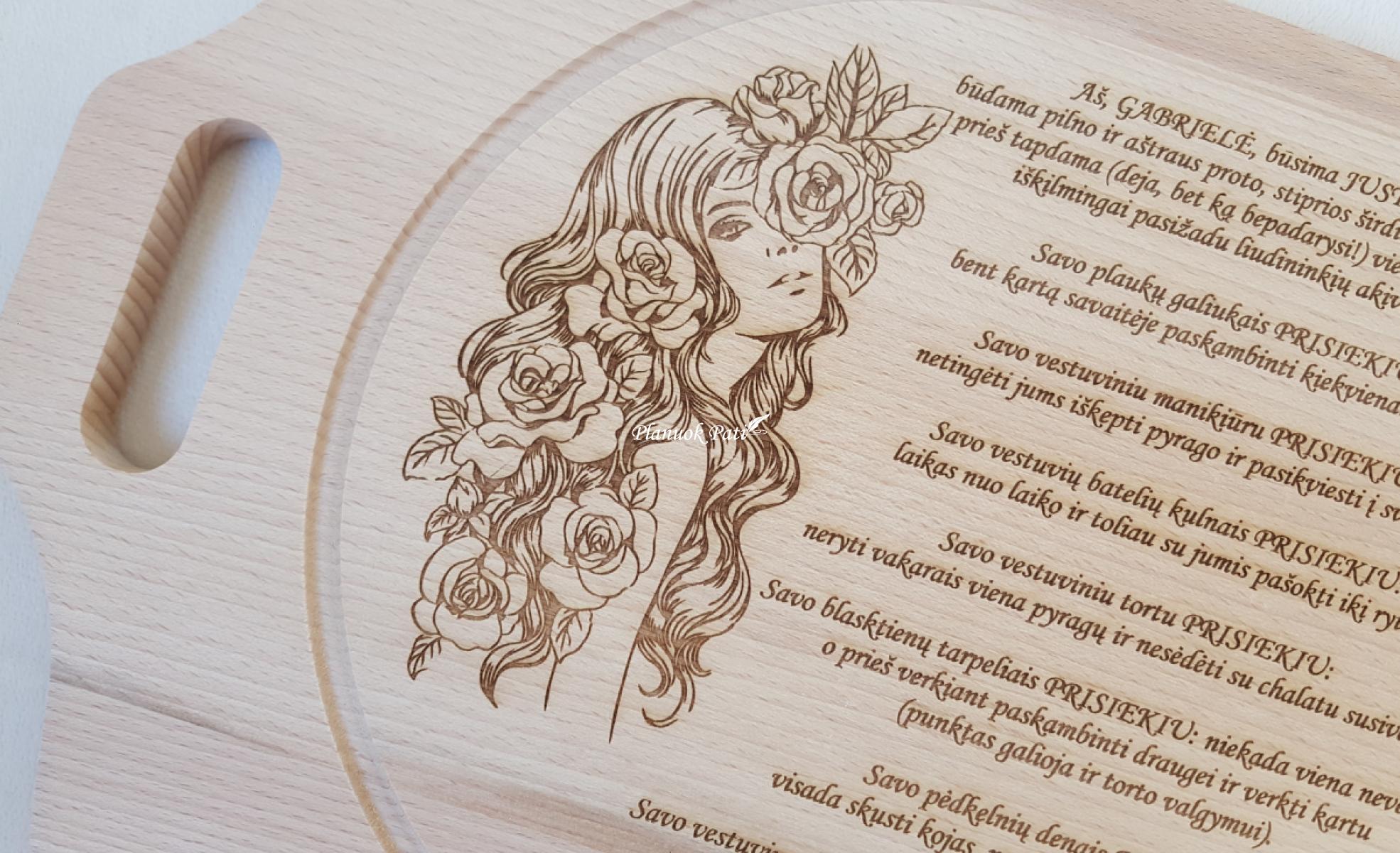 Pjaustymo lentelė-padėklas su graviruotu tekstu