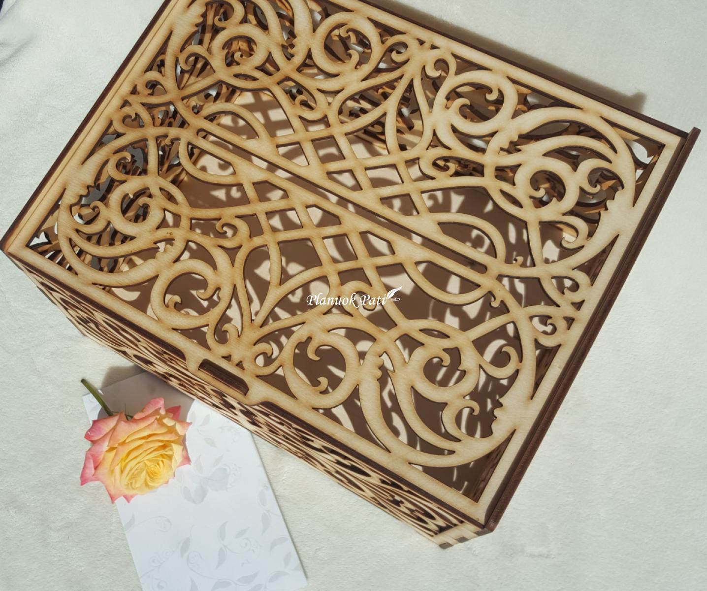 Medinė dėžutė vokams (didelė)