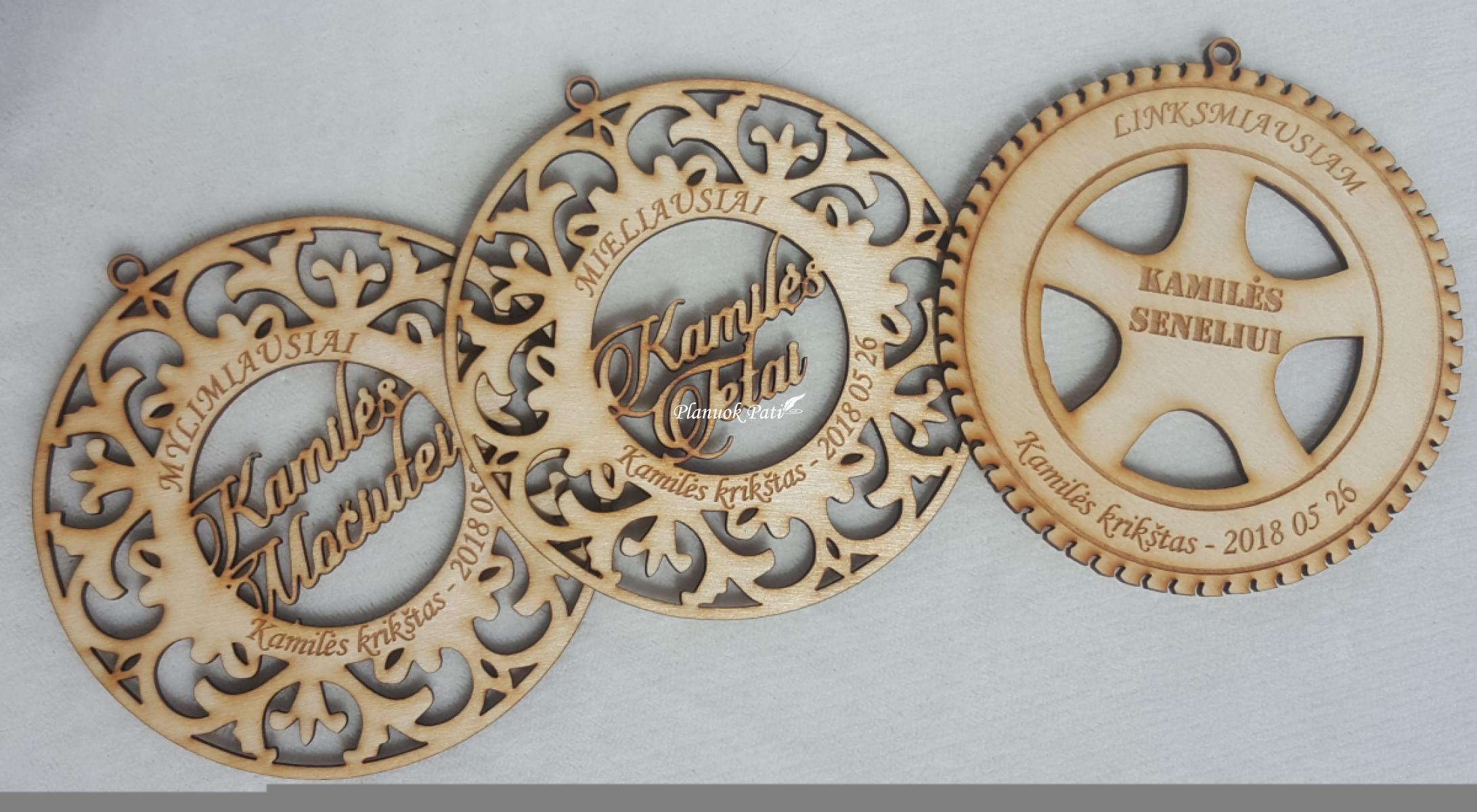 Mediniai medaliai - padėkliukai krikštynoms