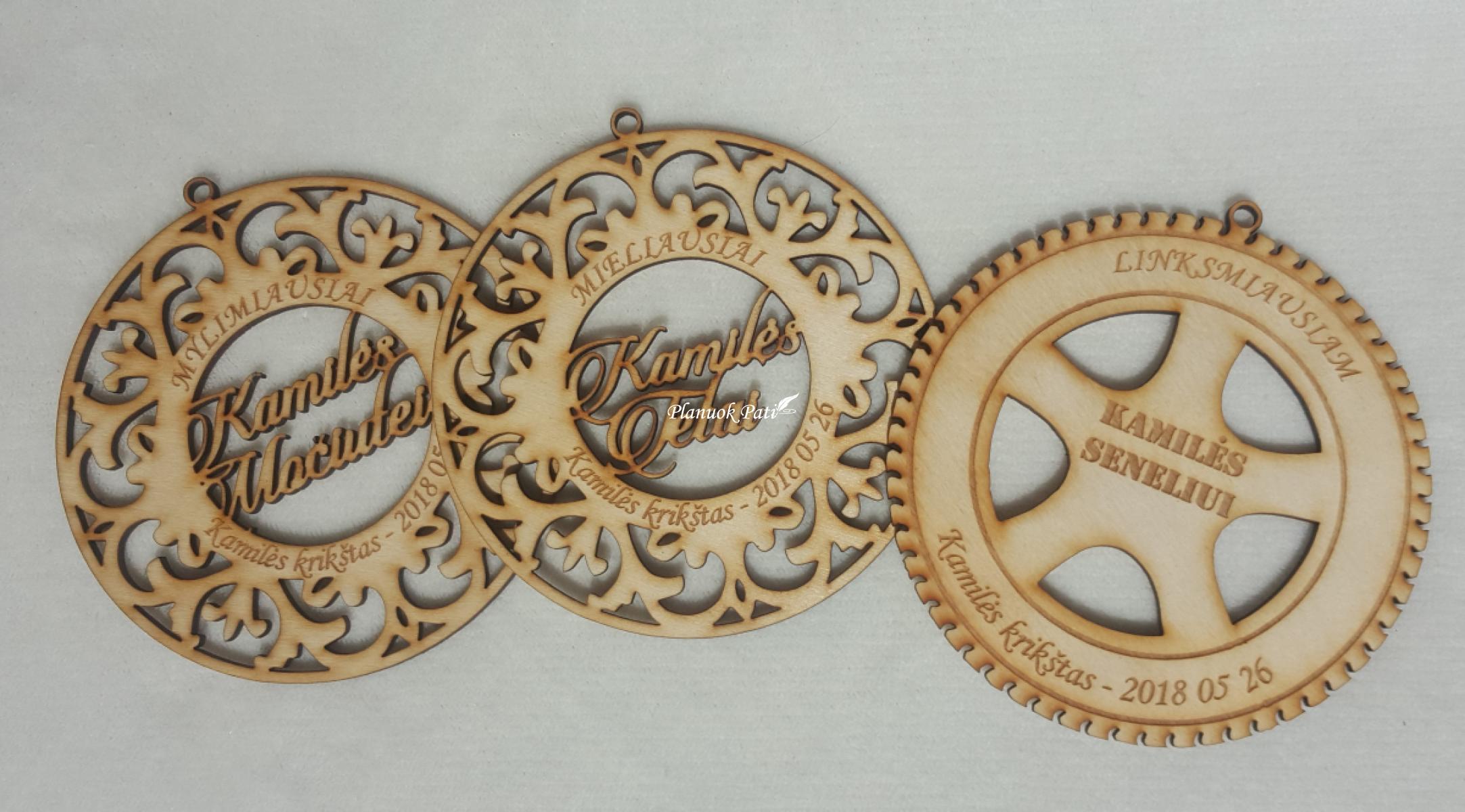 Mediniai medaliai - padėkliukai krikštynoms