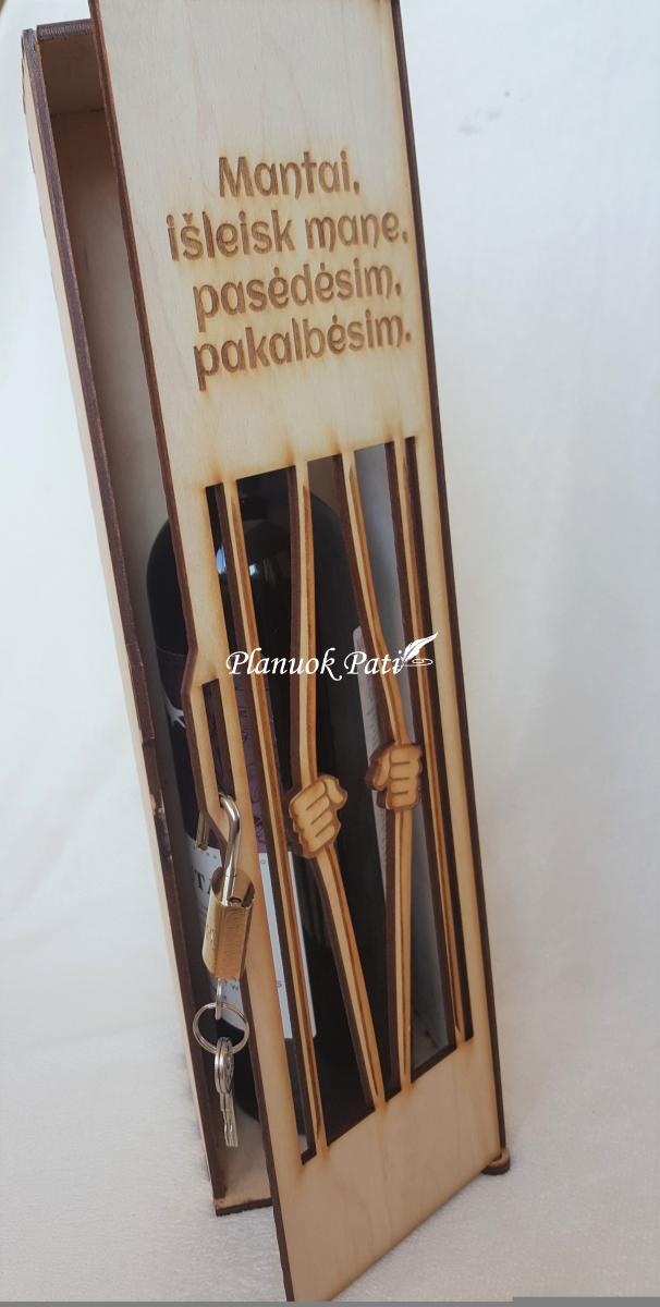 Dovana dėžė buteliui su durelėmis ir spynele