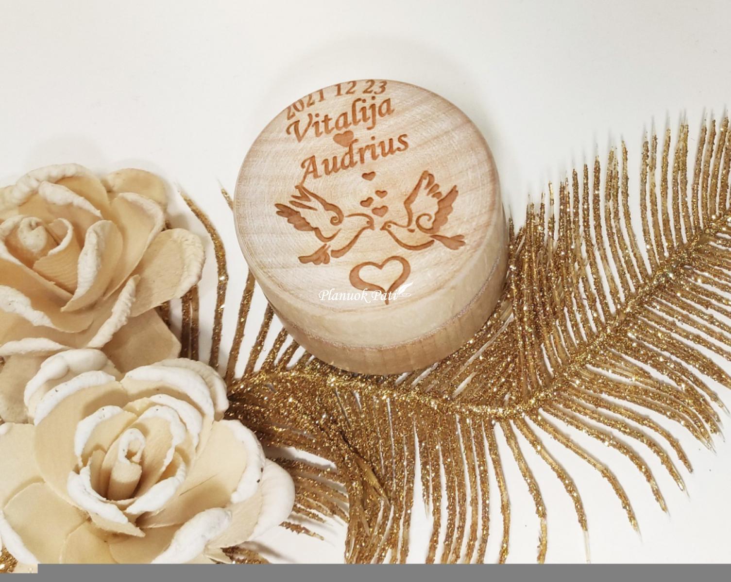 Apvali dėžutė vestuviniams žiedams (maža)