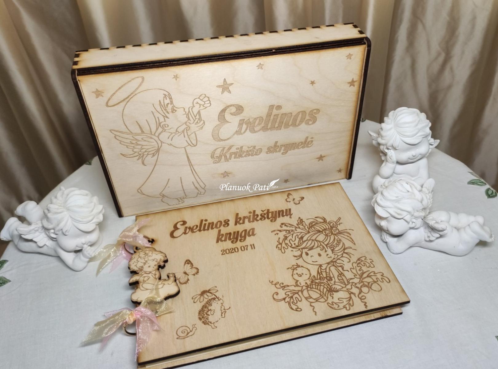 Krikštynų knyga su personalizuotais pasižadėjimais