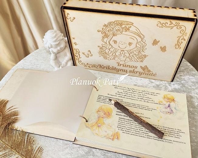 Krikštynų knyga su personalizuotais pasižadėjimais
