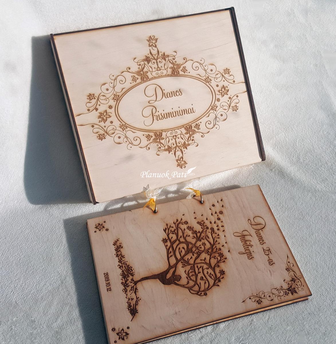 Jubiliejaus knyga dėžutėje