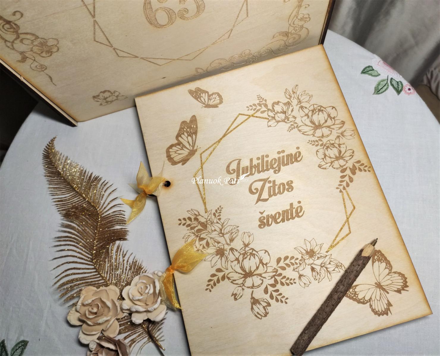 Jubiliejaus knyga dėžutėje