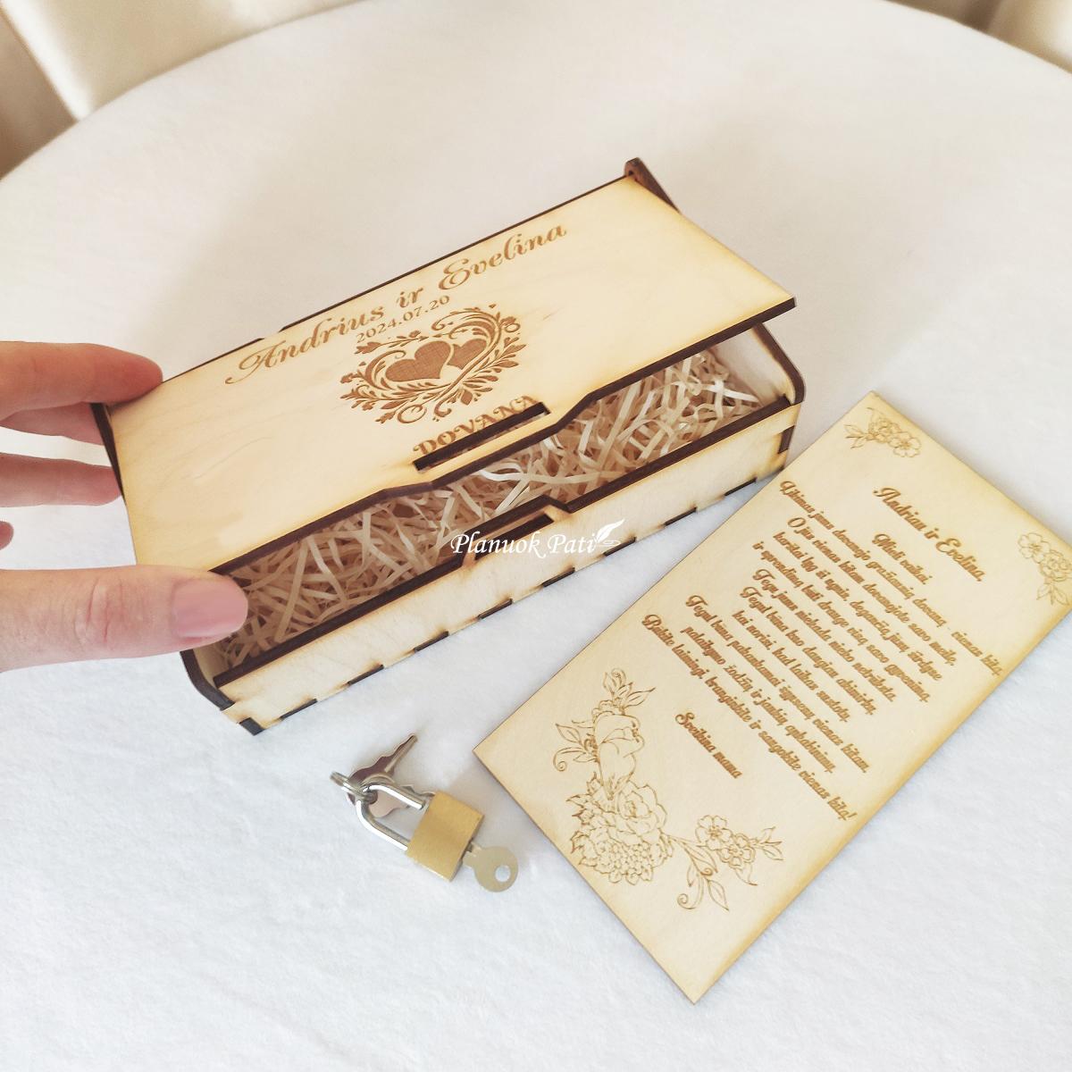 Dėžutė pinigams su spynele ir sveikinimu-magnetuku