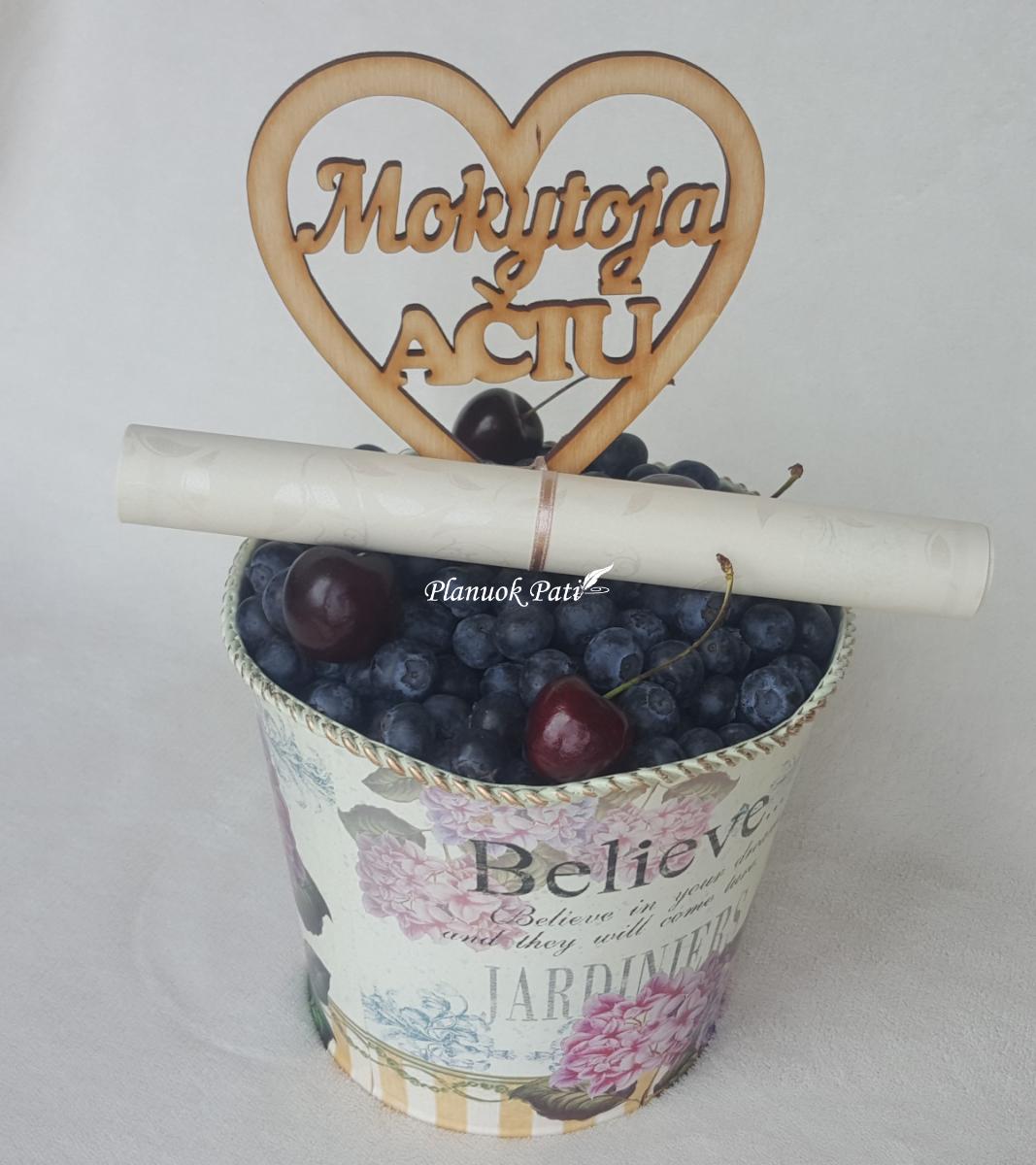 Medinis smeigtukas puokštei