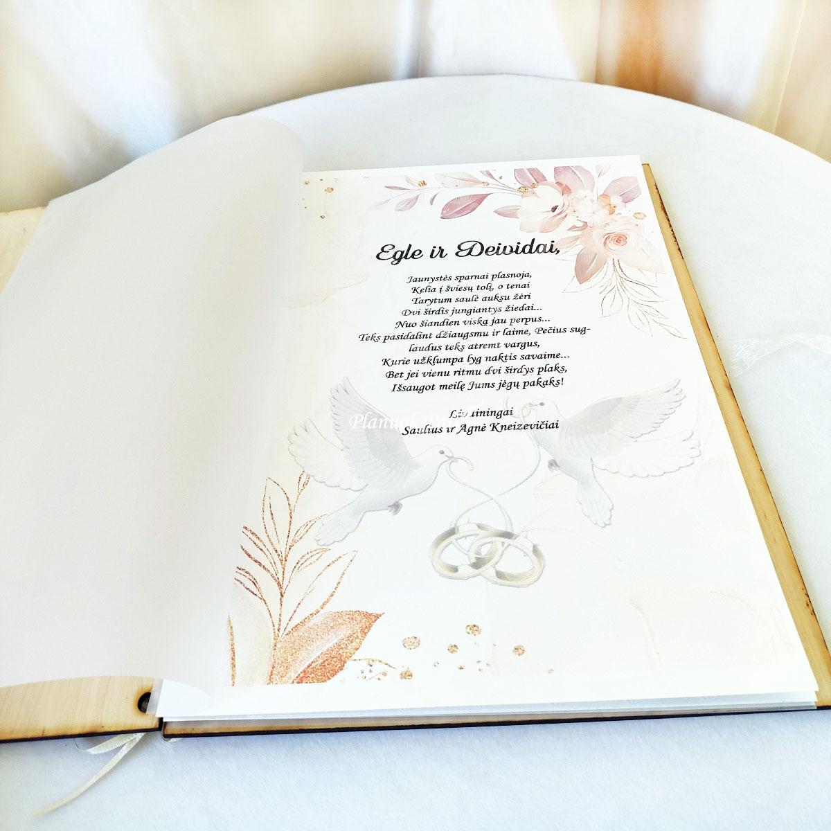 Segtuvas su sveikinimu santuokos liudijimui saugoti