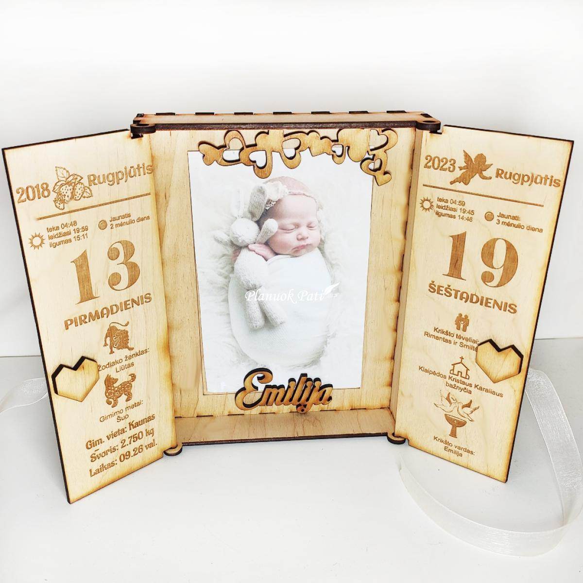 Gimimo metrikai atverčiamuose rėmeliuose