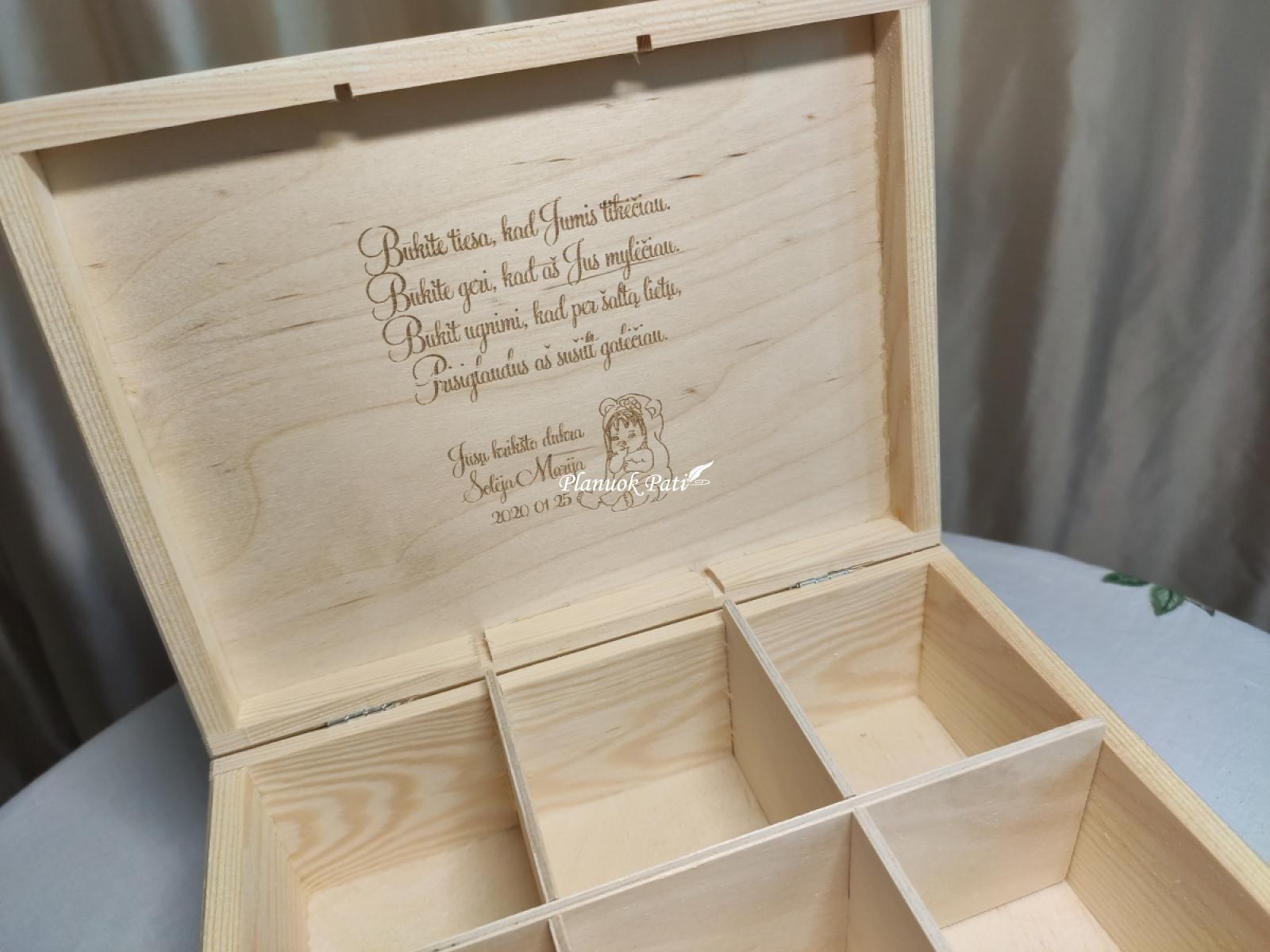 Medinė arbatos dėžutė - dovana krikšto tėveliams (6 skyrių)