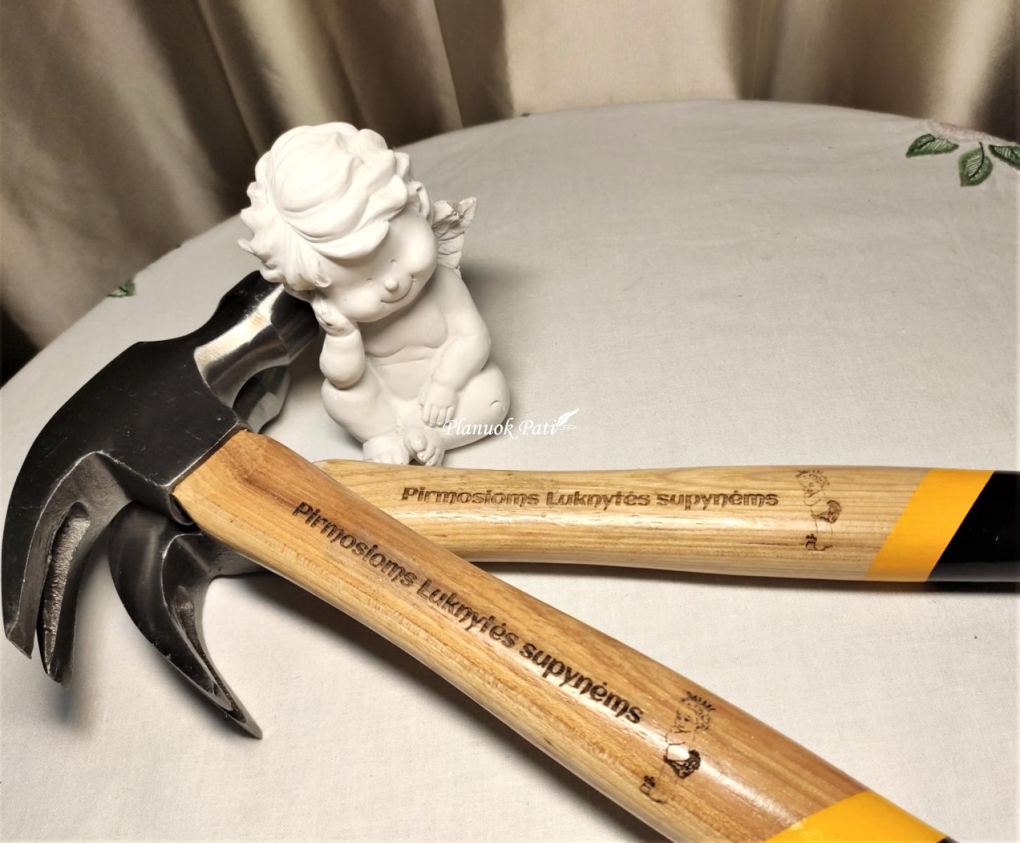 Prabangus komplektukas seneliams - plaktukas ir mentelė