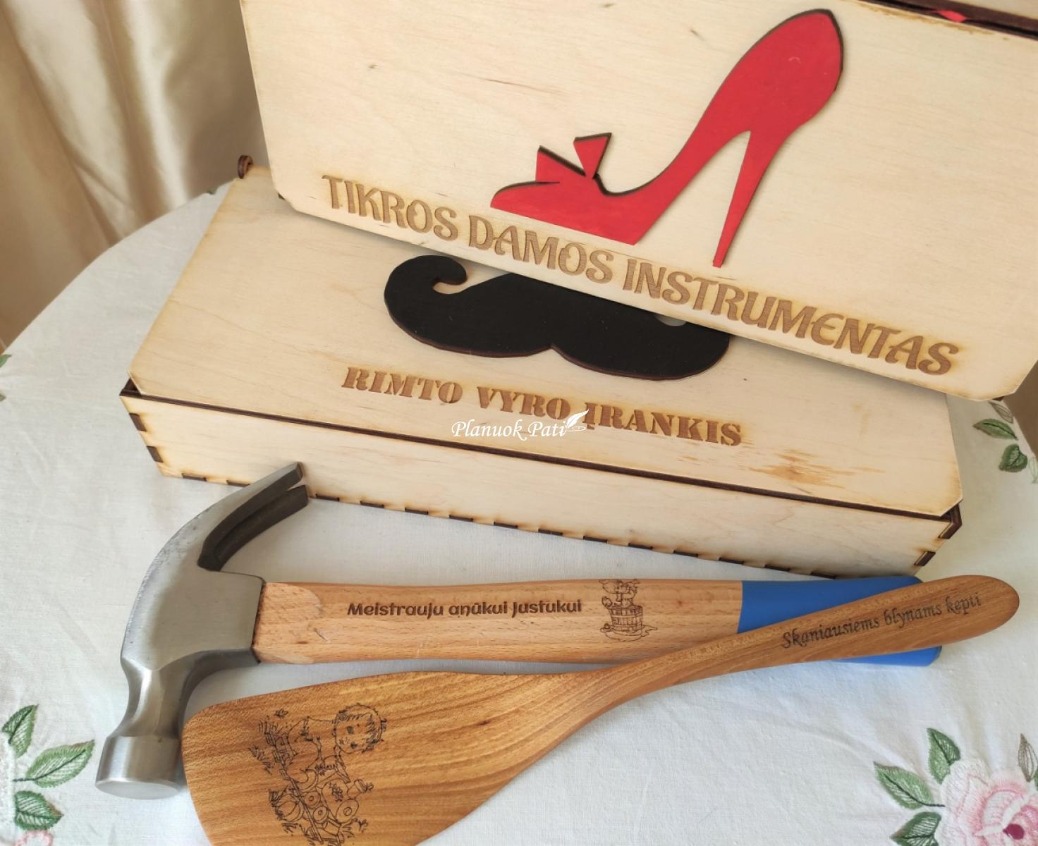 Prabangus komplektukas seneliams - plaktukas ir mentelė