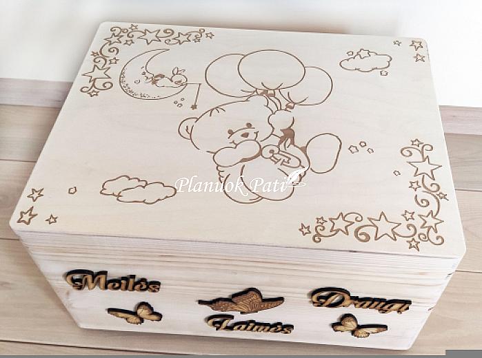 Krikštadėžė - prisiminimų skrynelė iš medžio masyvo - padidinta (40x30x22cm)