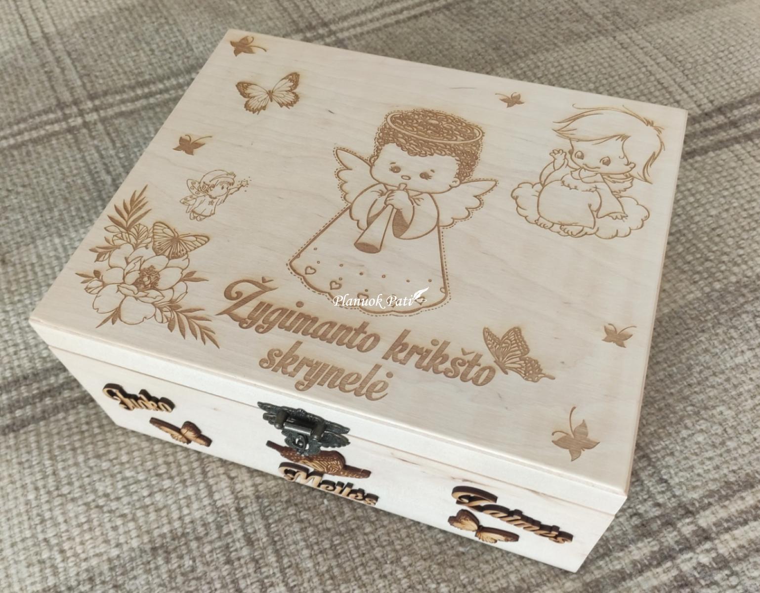 Prabangi ąžuolinė krikštadėžė (35x24x19cm)