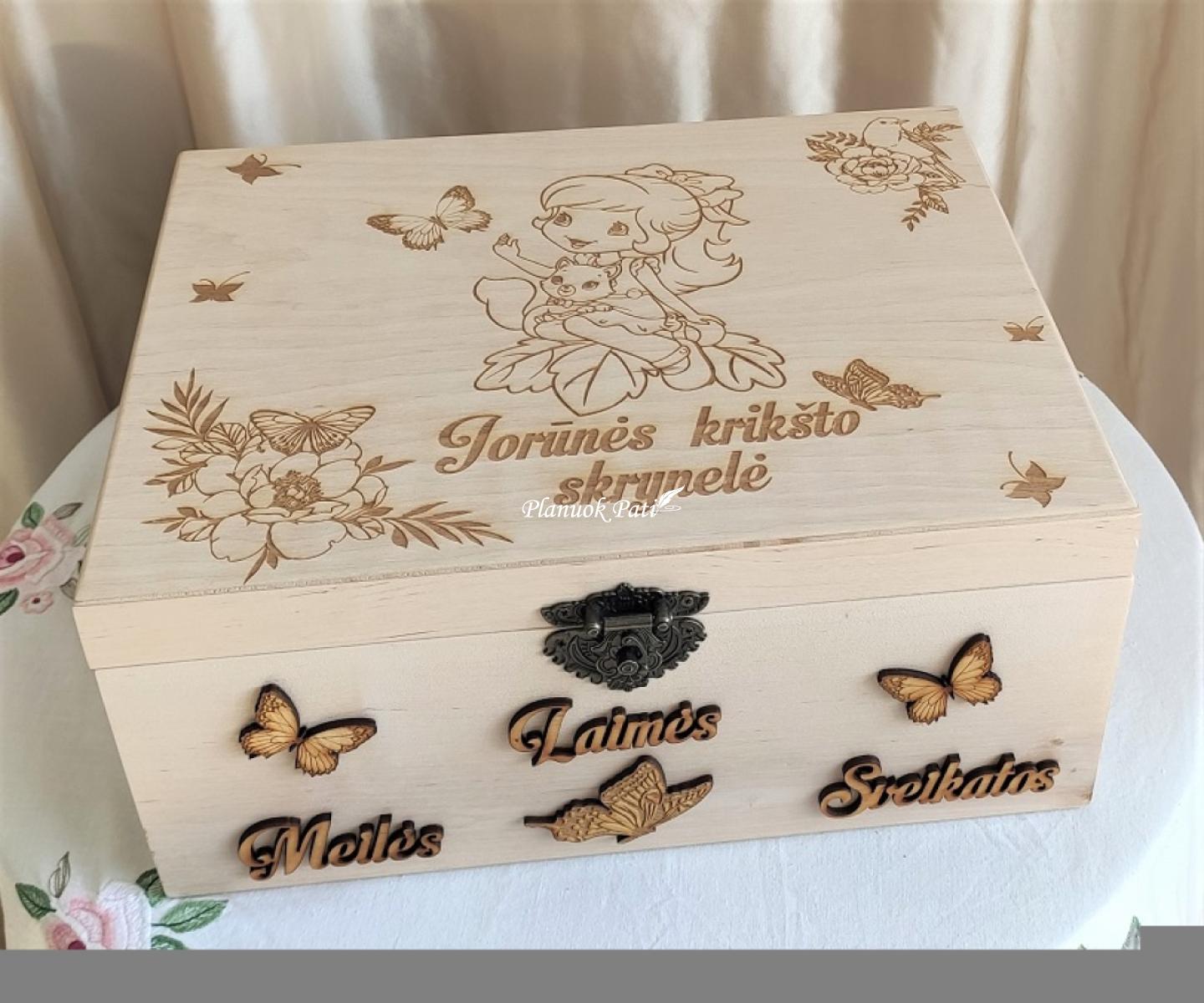 Prabangi ąžuolinė krikštadėžė (35x24x19cm)