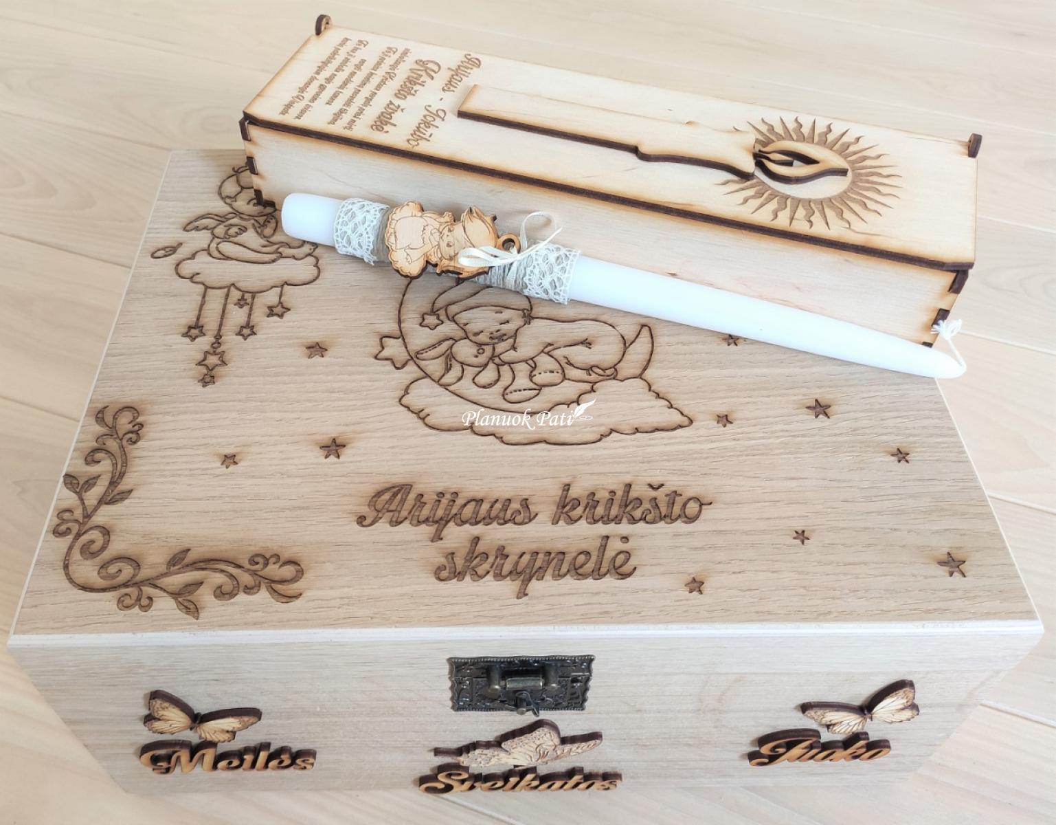 Prabangi ąžuolinė krikštadėžė (35x24x19cm)