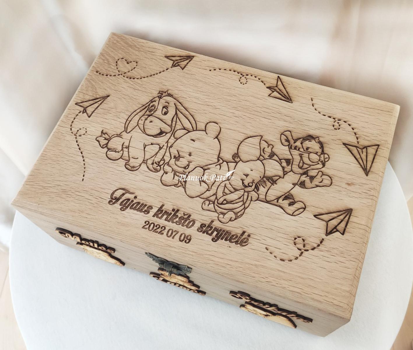 Prabangi ąžuolinė krikštadėžė (35x24x19cm)