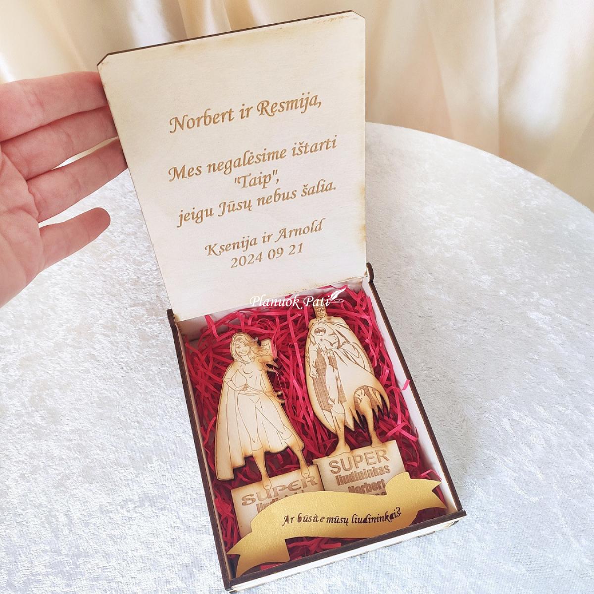 Pakvietimas arba padėka liudininkams/piršliams - superherojų magnetukai dėžutėje