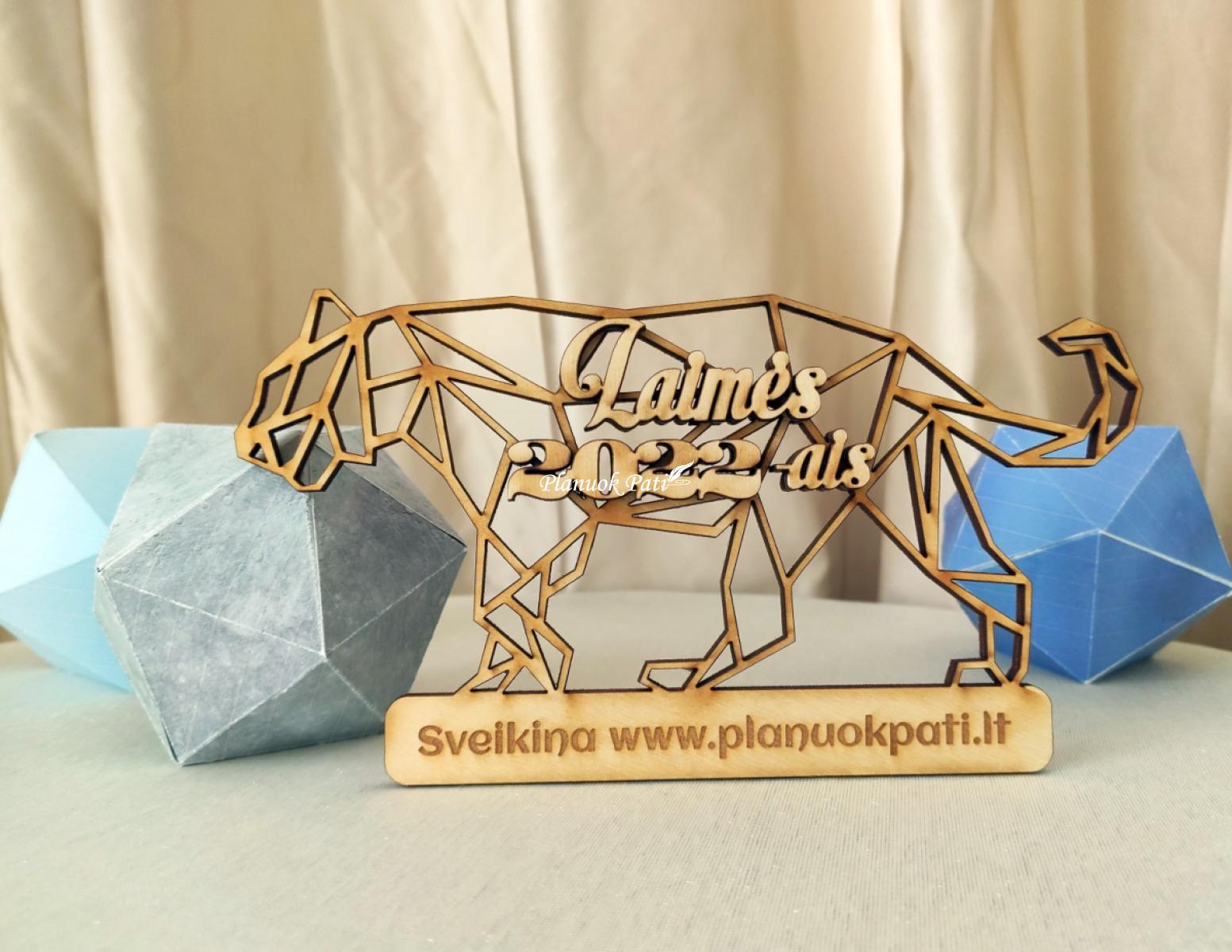 Dovana su metų Laimės simboliu