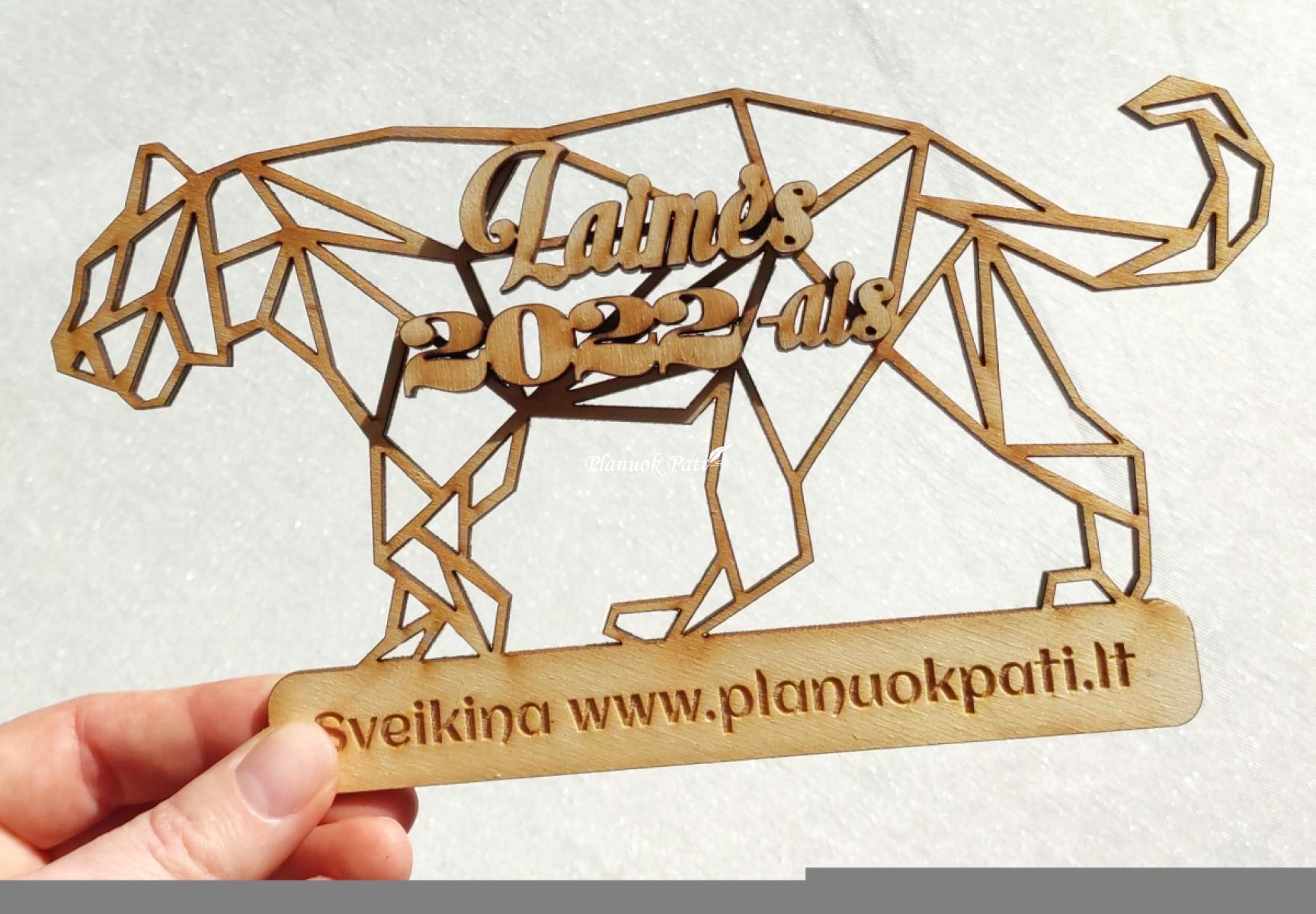 Dovana su metų Laimės simboliu