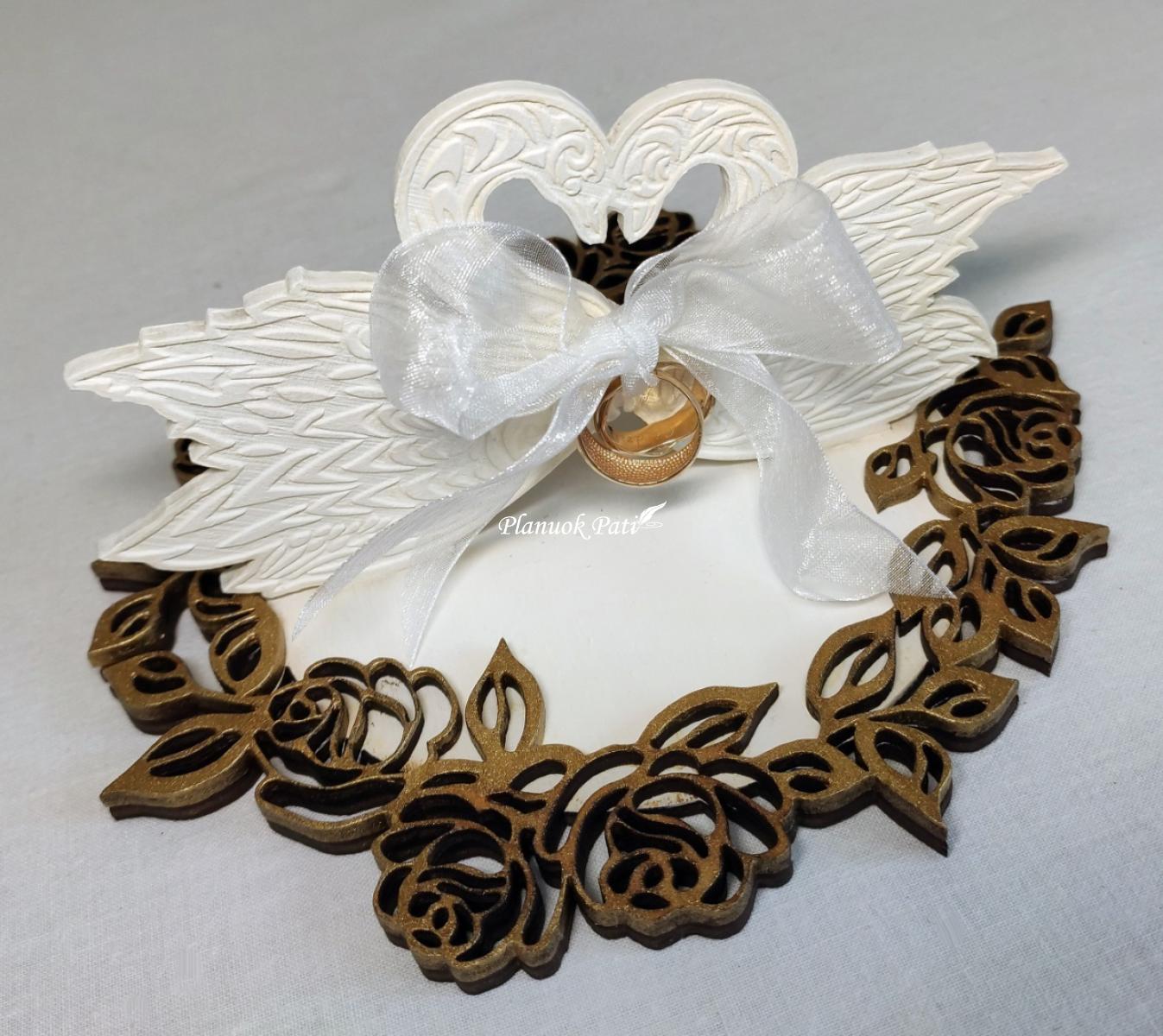 Lėkštutė žiedams - gulbės