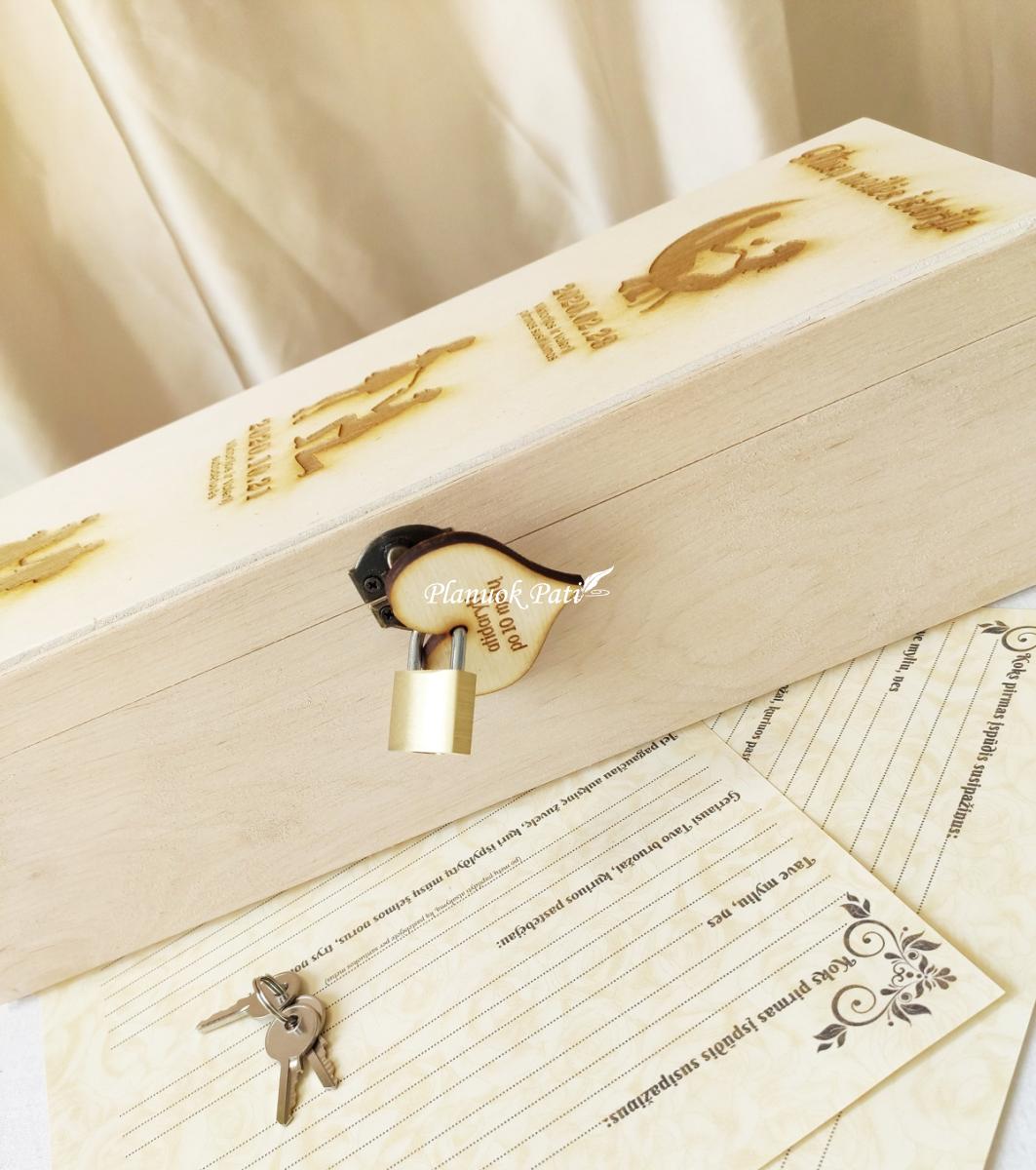 Vyno dėžė su spynele vestuvių metinėms