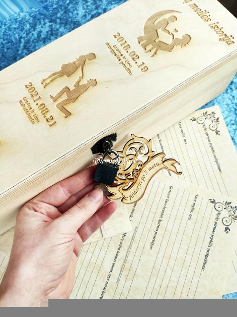 Vyno dėžė su spynele vestuvių metinėms