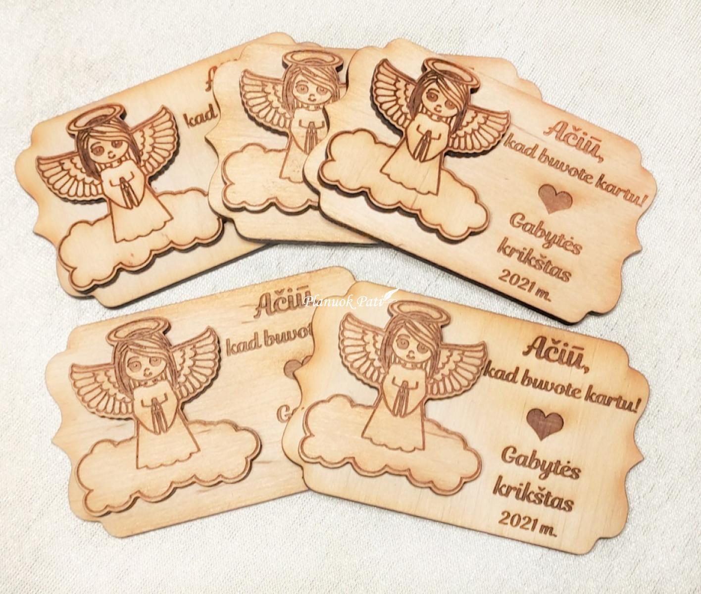 Individualaus dizaino padėkos dovanėlė-magnetukas krikštynų svečiams