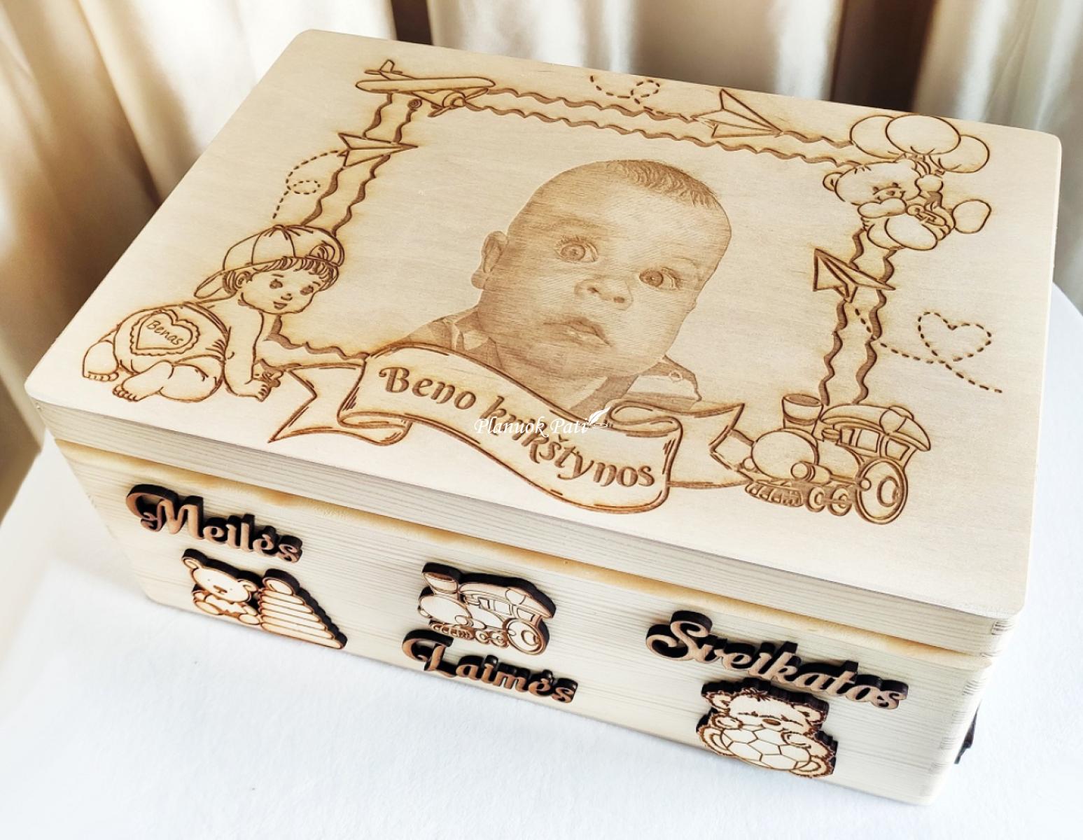 Krikštadėžė - prisiminimų skrynelė su graviruota nuotrauka