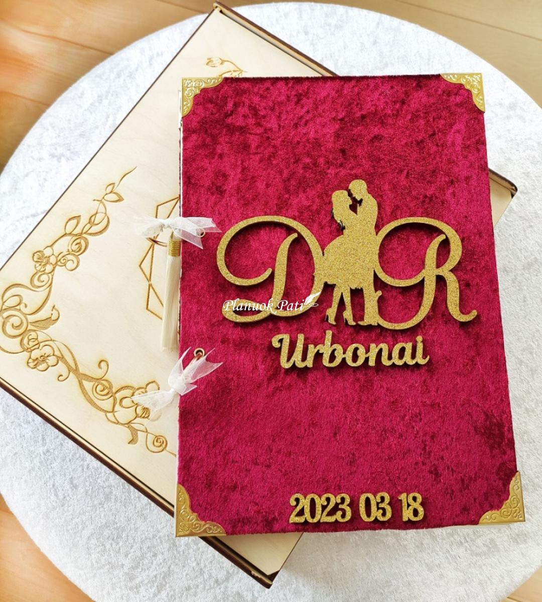 Svečių palinkėjimų knyga veliūriniu/aksominiu viršeliu A4 formato