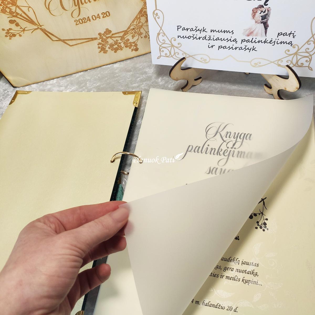 Svečių palinkėjimų knyga veliūriniu/aksominiu viršeliu A4 formato