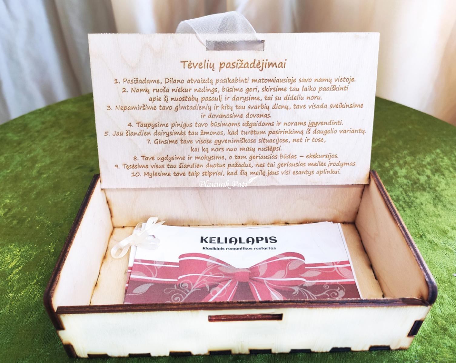 Dovana krikšto vaikučio tėveliams