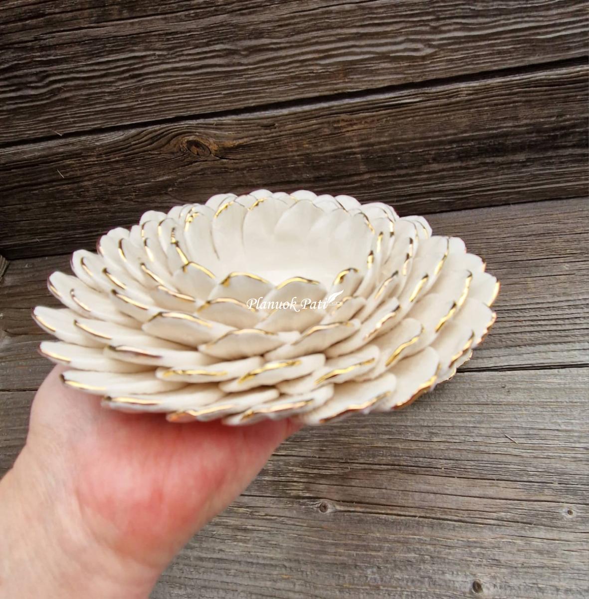 Šeimos židinys - Paauksuotas lotoso žiedas