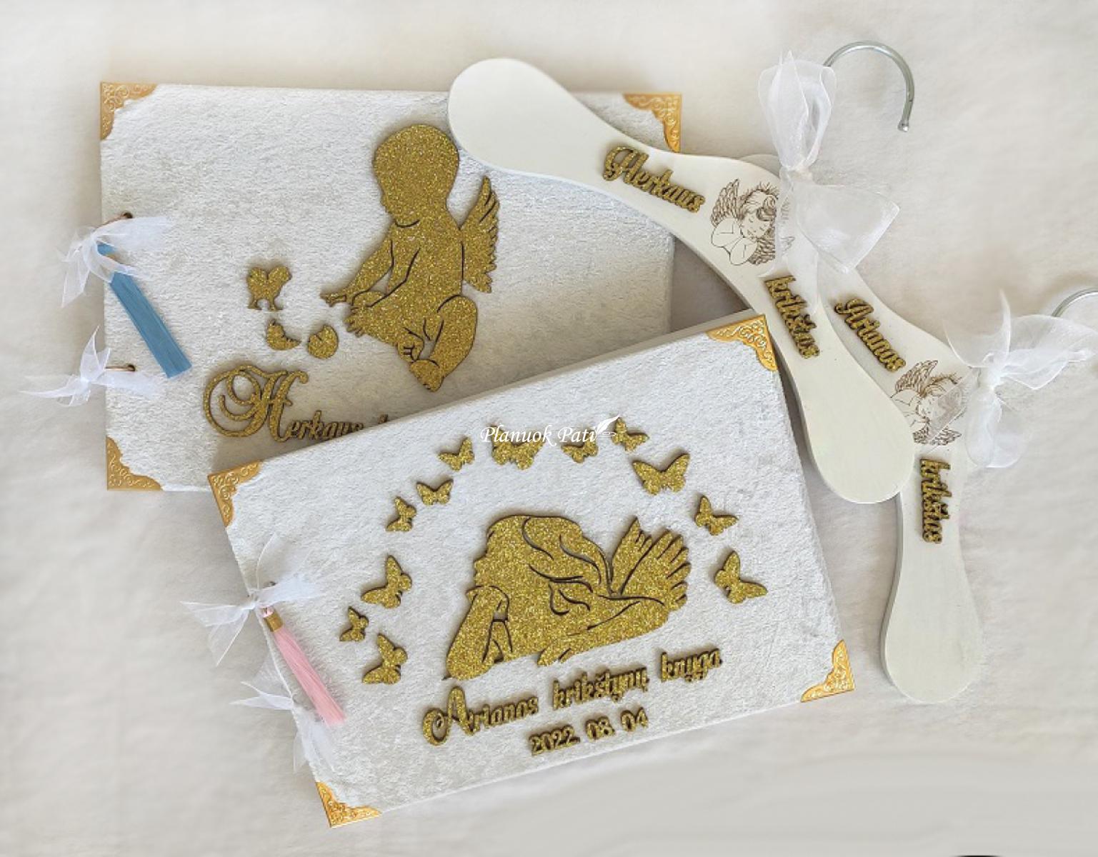 Krikštynų palinkėjimų knyga aksomo viršeliu