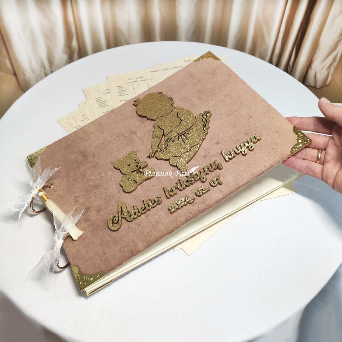 Aksominė krikštynų palinkėjimų knyga su individualiomis anketomis