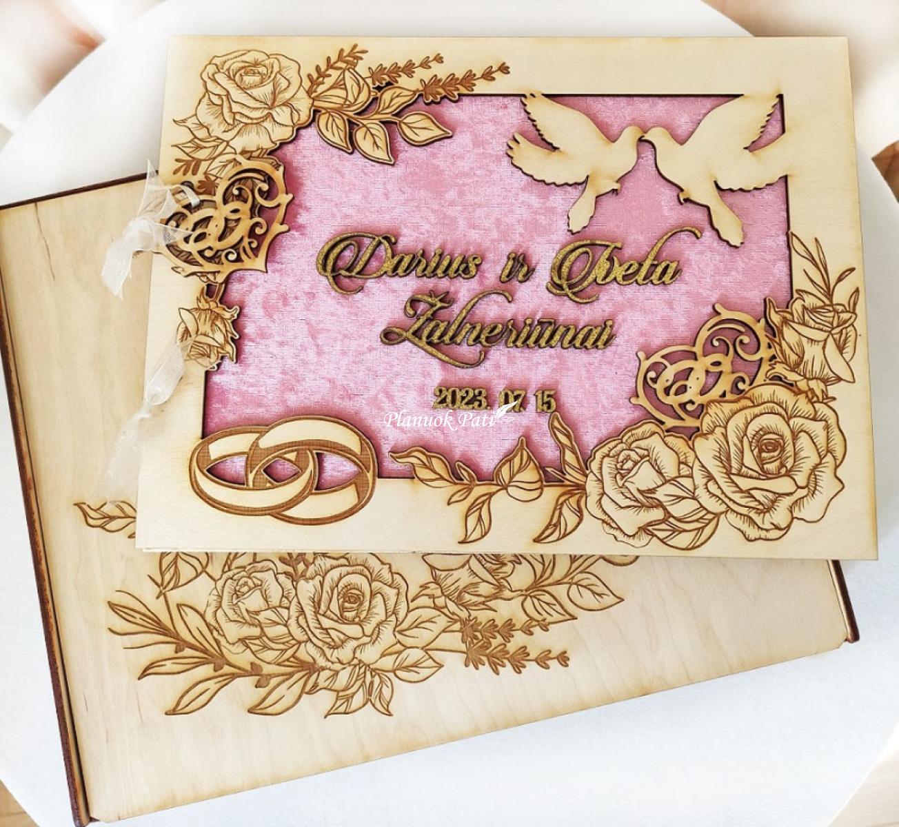 Vestuvių palinkėjimų knyga (medis ir aksomas)