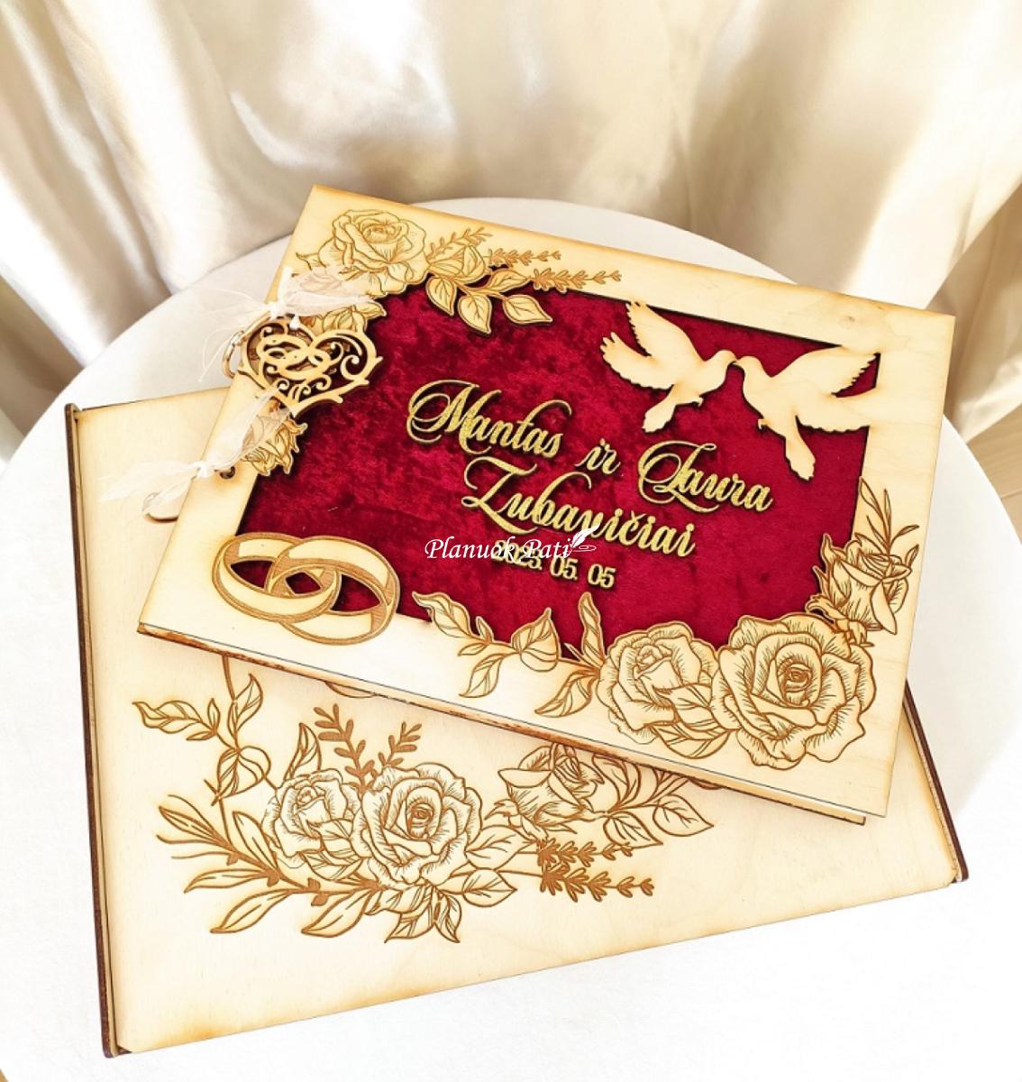 Vestuvių palinkėjimų knyga (medis ir aksomas)