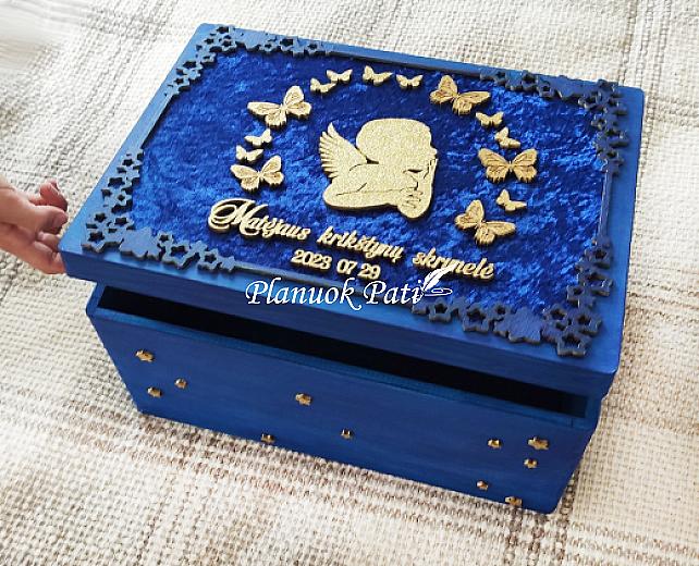 Krikštadėžė medis ir aksomas (40x30x22cm)