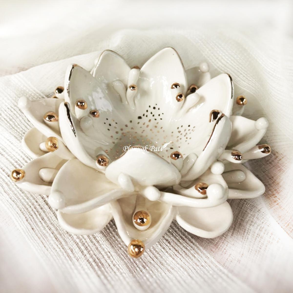 Šeimos židinys - Lelija su perlais