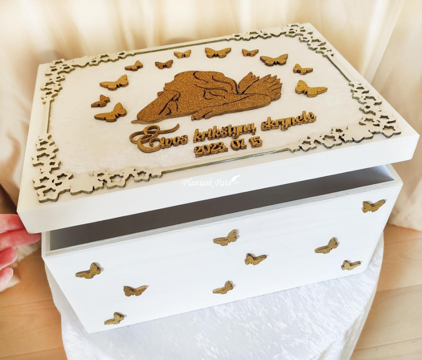 Balta krikštadėžė medis ir aksomas (40x30x22cm)