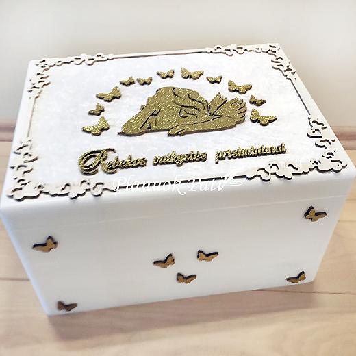 Balta krikštadėžė medis ir aksomas (40x30x22cm)