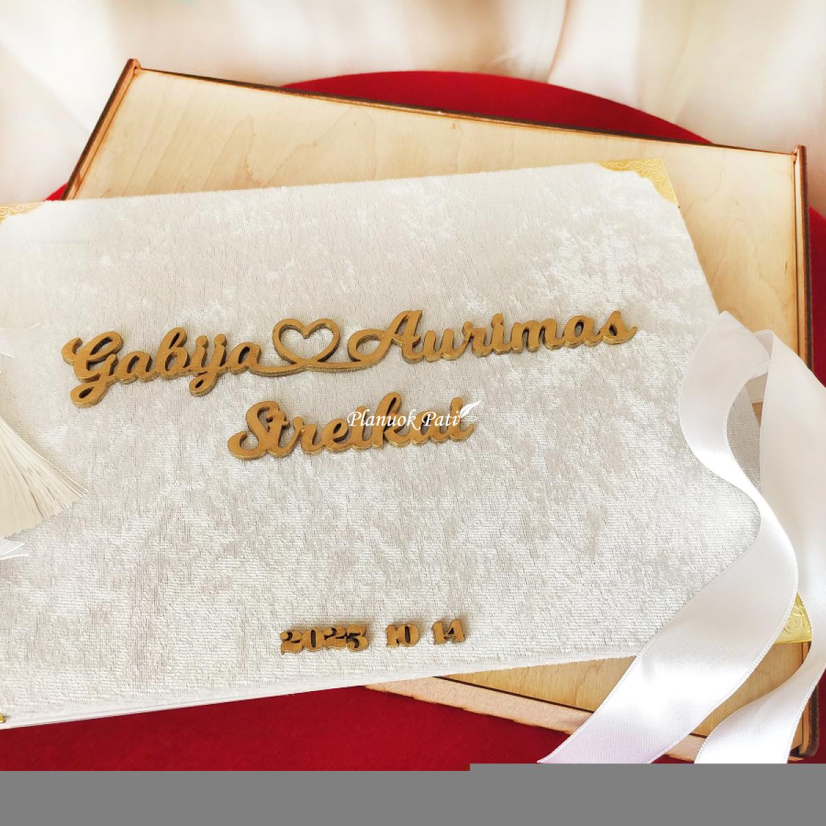 Vestuvinė palinkėjimų knyga Širdies Gija