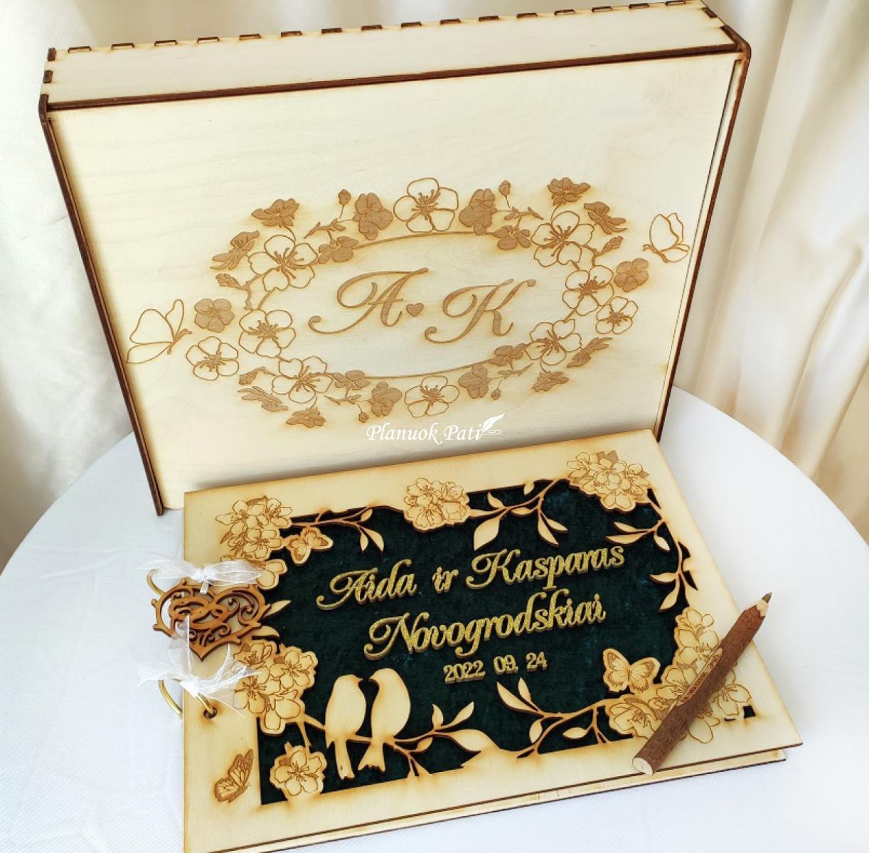 Vestuvių palinkėjimų knyga Paukščiai Žieduose