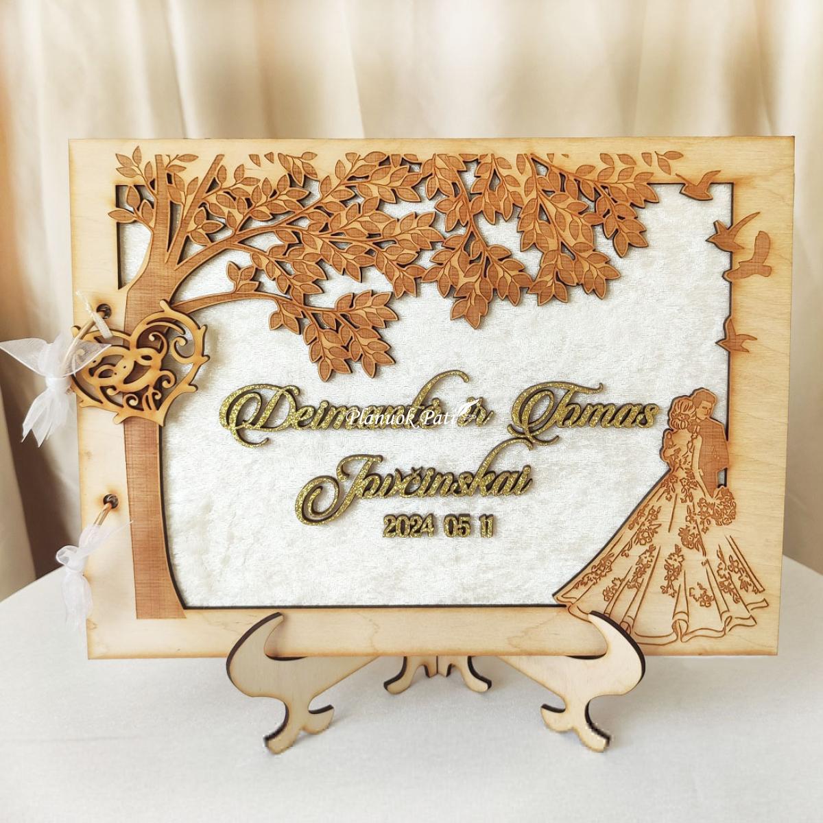 Vestuvių palinkėjimų albumas Įsimylėjėliai prie medžio