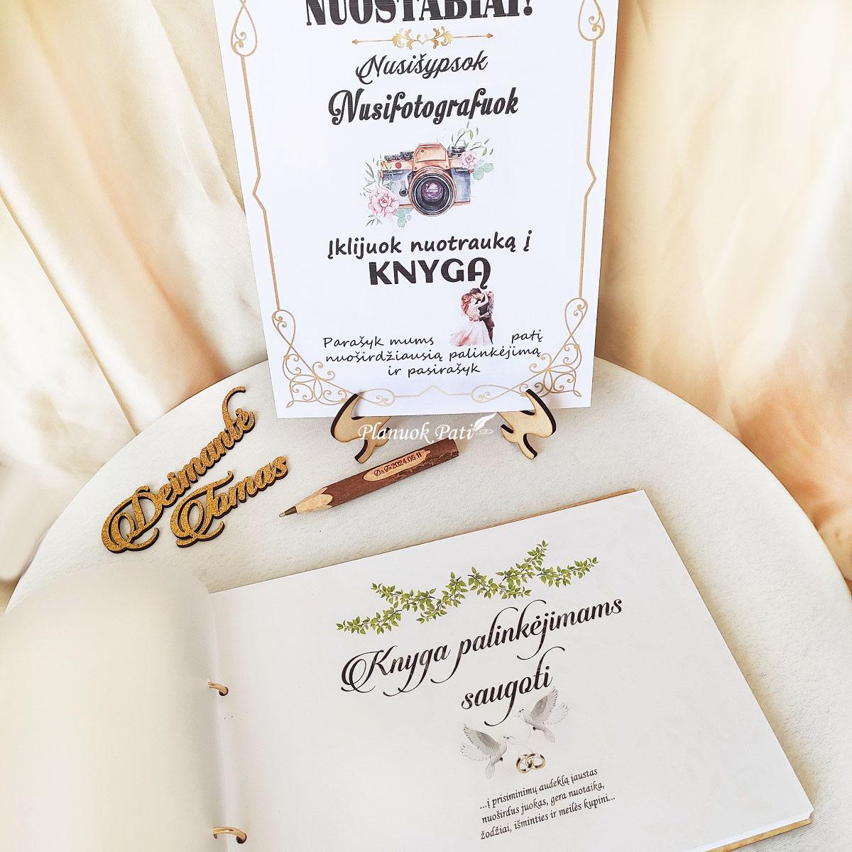 Vestuvių palinkėjimų albumas Įsimylėjėliai prie medžio