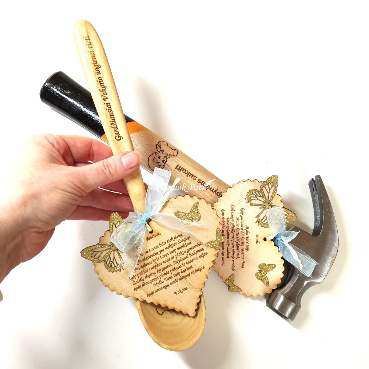 Dovana seneliams plaktukas ir mentelė ar šaukštas