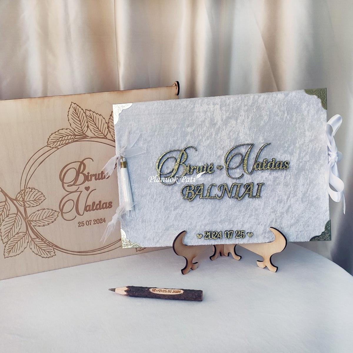Vestuvių palinkėjimų knyga su personalizuotu užrašu