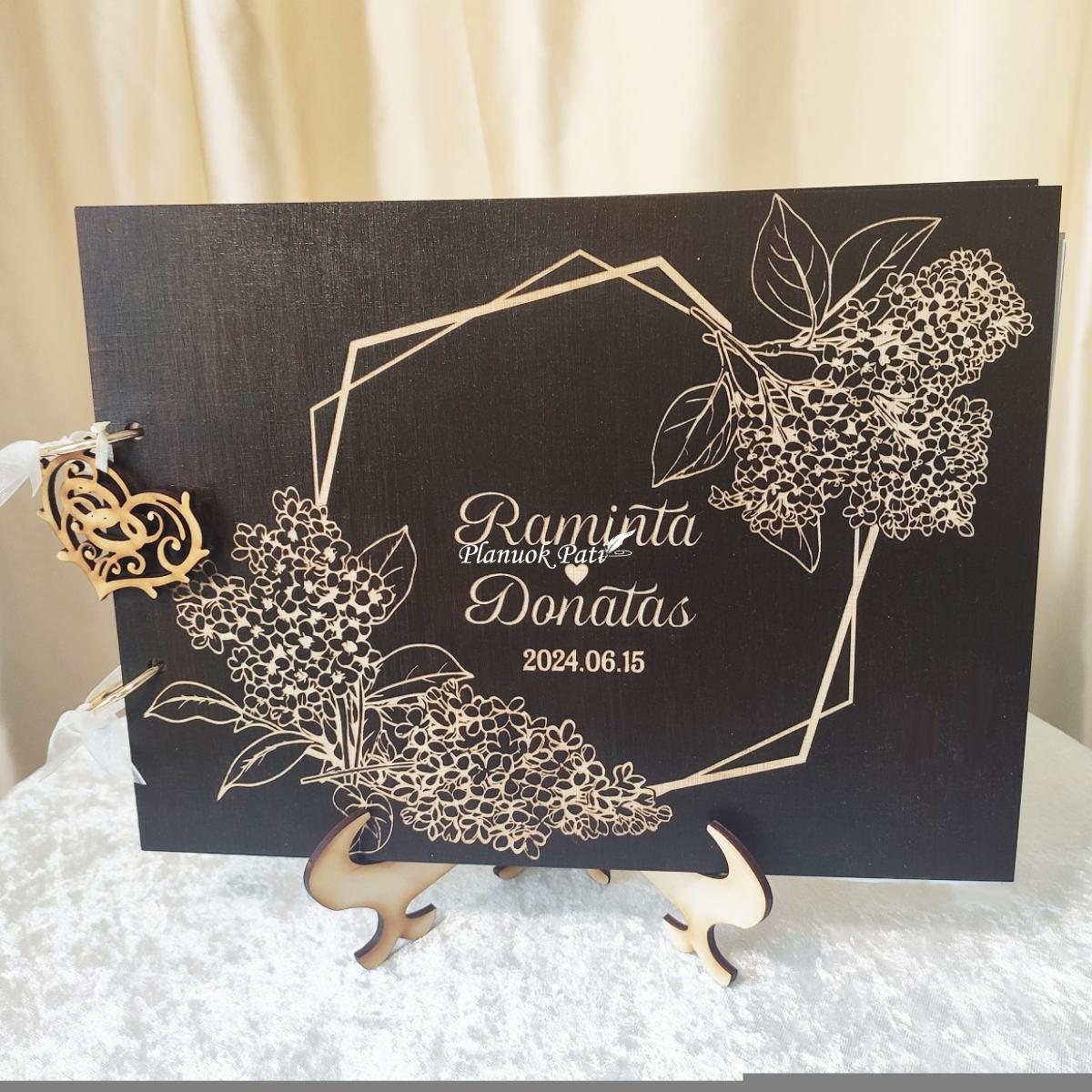 Vestuvinis palinkėjimų albumas Alyvų žiedai